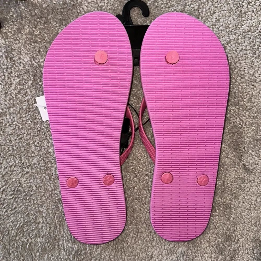 Hurley Geo Flipflops in Raspberry! - Picture 3 of 5